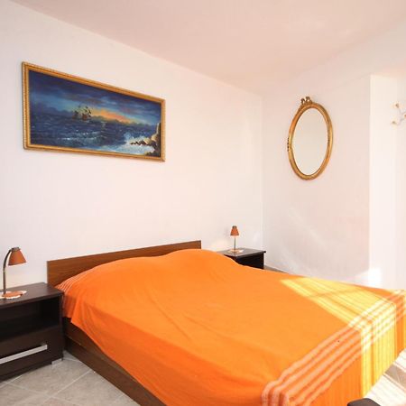 Apartments By The Sea Marusici, Omis - 8632 Mimice Habitación foto